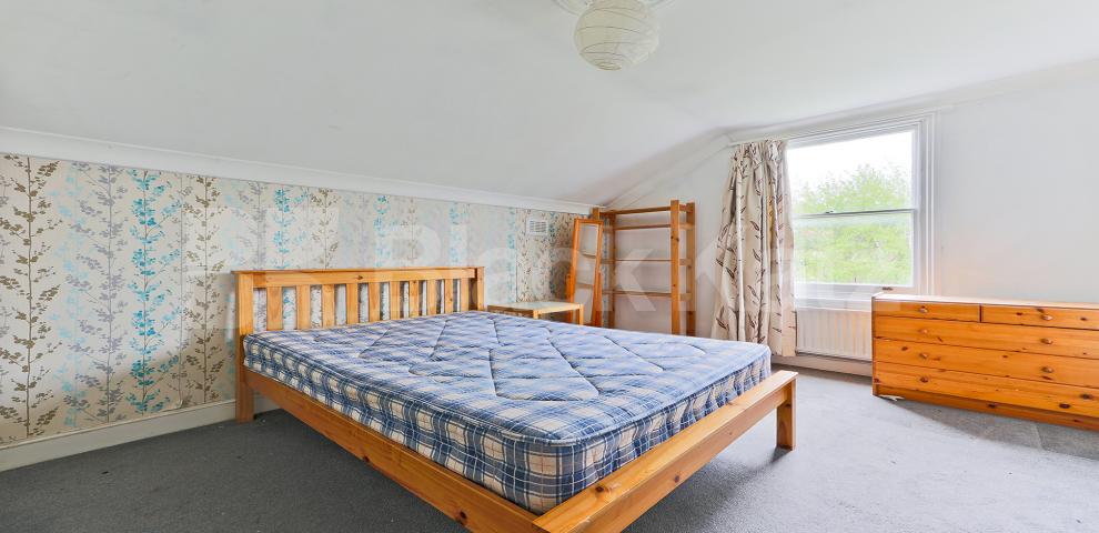 			LET, 3 Bedroom, 1 bath, 1 reception Apartment			 Elms Crescent , Abbeville Village. Clapham